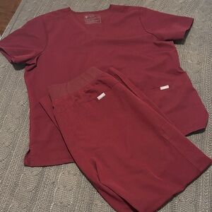 Figs Maroon Scrub Set